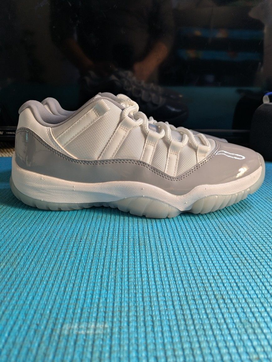 Jordan 11 Low Cement Grey Nike Air Men’s 8.5 Brand New Authentic DS 2022