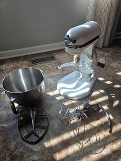 Vintage KitchenAid Stand Mixer w/Attachments