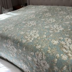 Laura Ashley King Size Reversible Quilt