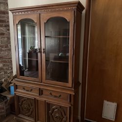 Beautiful China Cabinet/Hutch