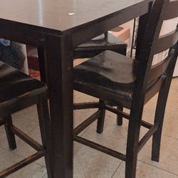 Kitchen Table & Chairs