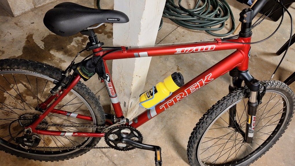 2010 Trek Alpha 3700 Mountain Bike