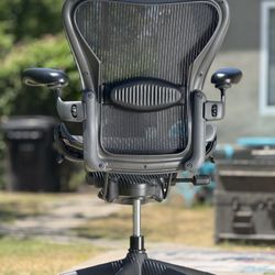 Herman Miller Fully Loaded Size B Aeron Office Gaming Chair