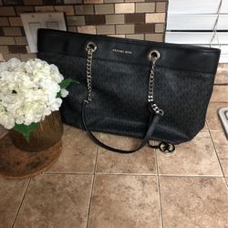 Black Michael Kors 