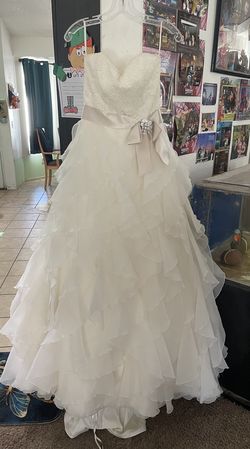 Paloma Blanca wedding dress