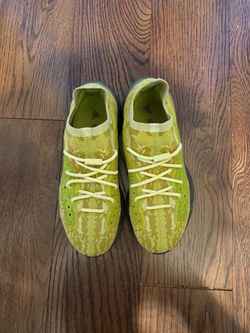 Green yeezy 380 size 9.5