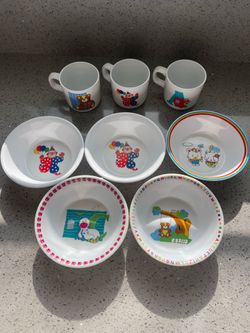 vintage children's melamine ware, made in Taiwan, selling as a lot of 8.