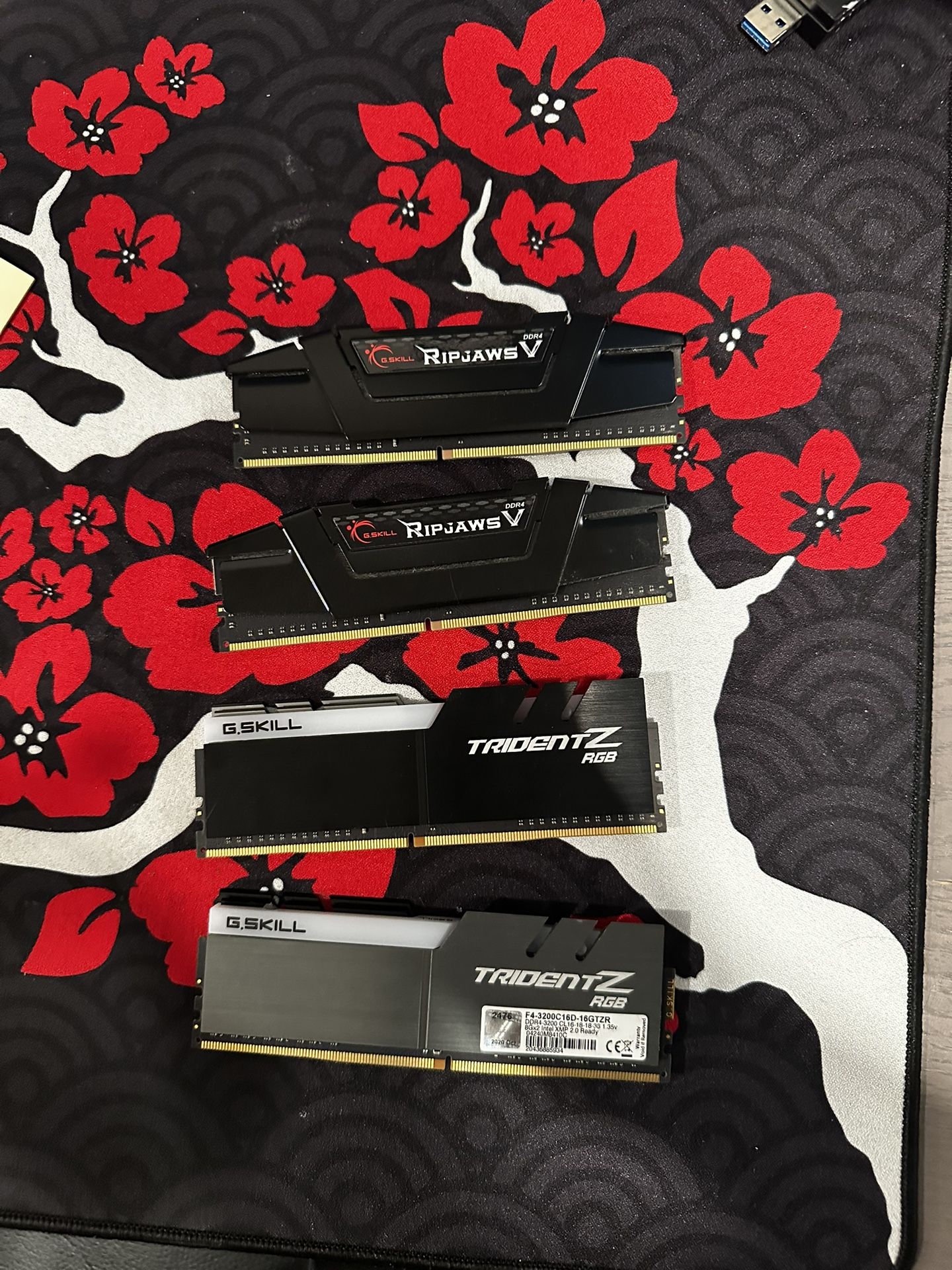 32gb of DDR4 RAM (4x8)