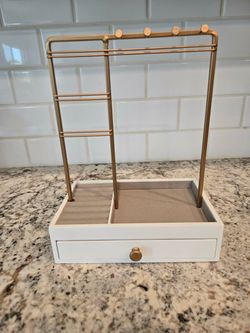 White and Gold Jewelry Organizer Stand