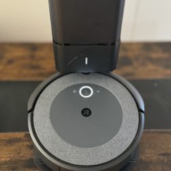 Roomba I3+ With Self Emptying Stand 