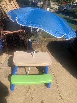 Little tikes small kidβs picnic table with an umbrella, folds flat for storage