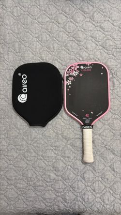 Aireo pickleball paddle