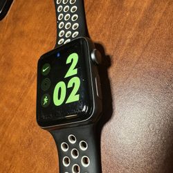 Nike Apple Watch Series 3