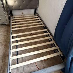Twin Bed 