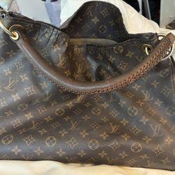 Louis Vuitton Artsy MM