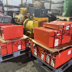 USED SOLAR PANEL BATTERIES. EACH BATTERY . 2500 WATT POWER SAFE SBS190F.    USED BATTERIES 2500 watts 12Voltx190amp The SBS 190 F Battery is a thin pl