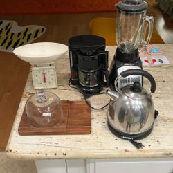 Assorted Kitchen Counter Appliances