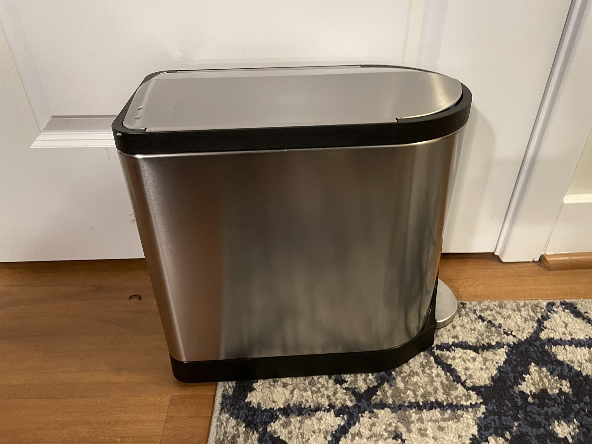 Simple Human Bathroom Trash Can