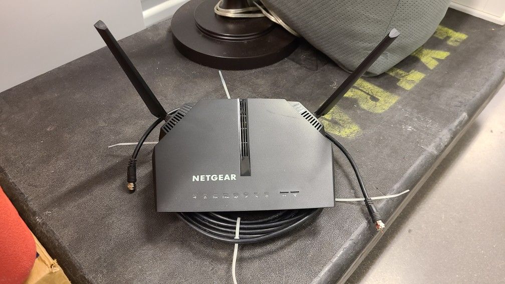 Netgear AC1200 WiFi cable Modem Router
