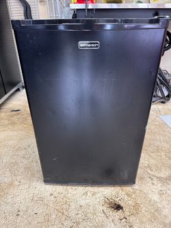 Mini fridge