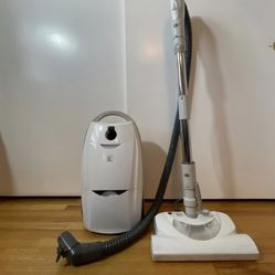 Kenmore Progressive 360 True Hepa Model 116 Canister Vacuum w/ Attachments White