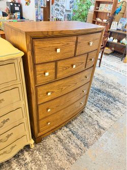 Large broyhill chest dresser