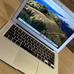 Apple MacBook Air 11” i5/4GB/128GB SSD $180 