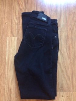 Levi's jeans. Size 7M. Bold curve style. Never worn. . Low rise skinny jean