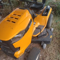 CUB CADET 