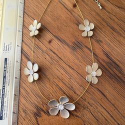 Gold and Silver Toned Floral Themed Necklace 