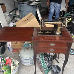 Singer sawing machine