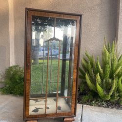 Selling A Vintage Glass Curio Display Cabinet 