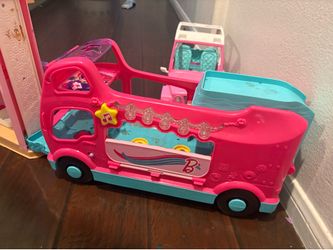 Barbie/little people toys