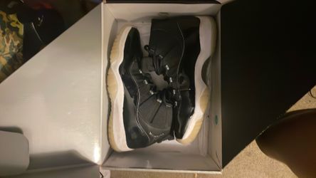 Air Jordan 11 retros(space jams)