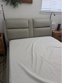Queen Bedframe