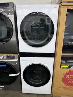 New open box LG WashTower Stacked SMART Laundry Center 4.5 Cu.Ft. Front Load Washer & 7.4 Cu.Ft. Gas Dryer in White