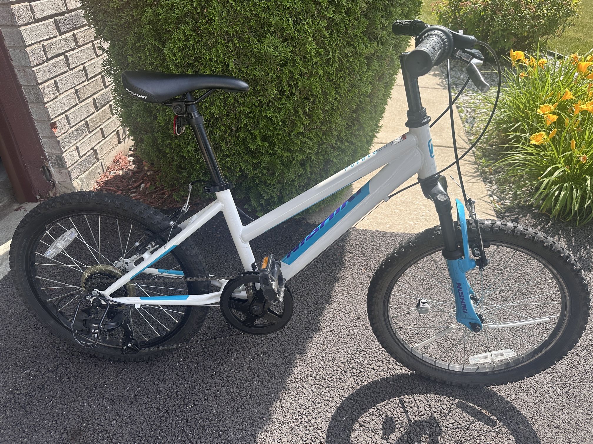NISHIKI Pueblo White Blue 20 Inch Bicycle EXCELLENT CONDITION