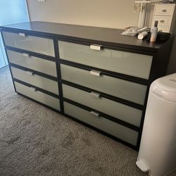 Dresser/ Drawers