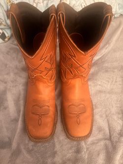 Steel toe cowboy boots