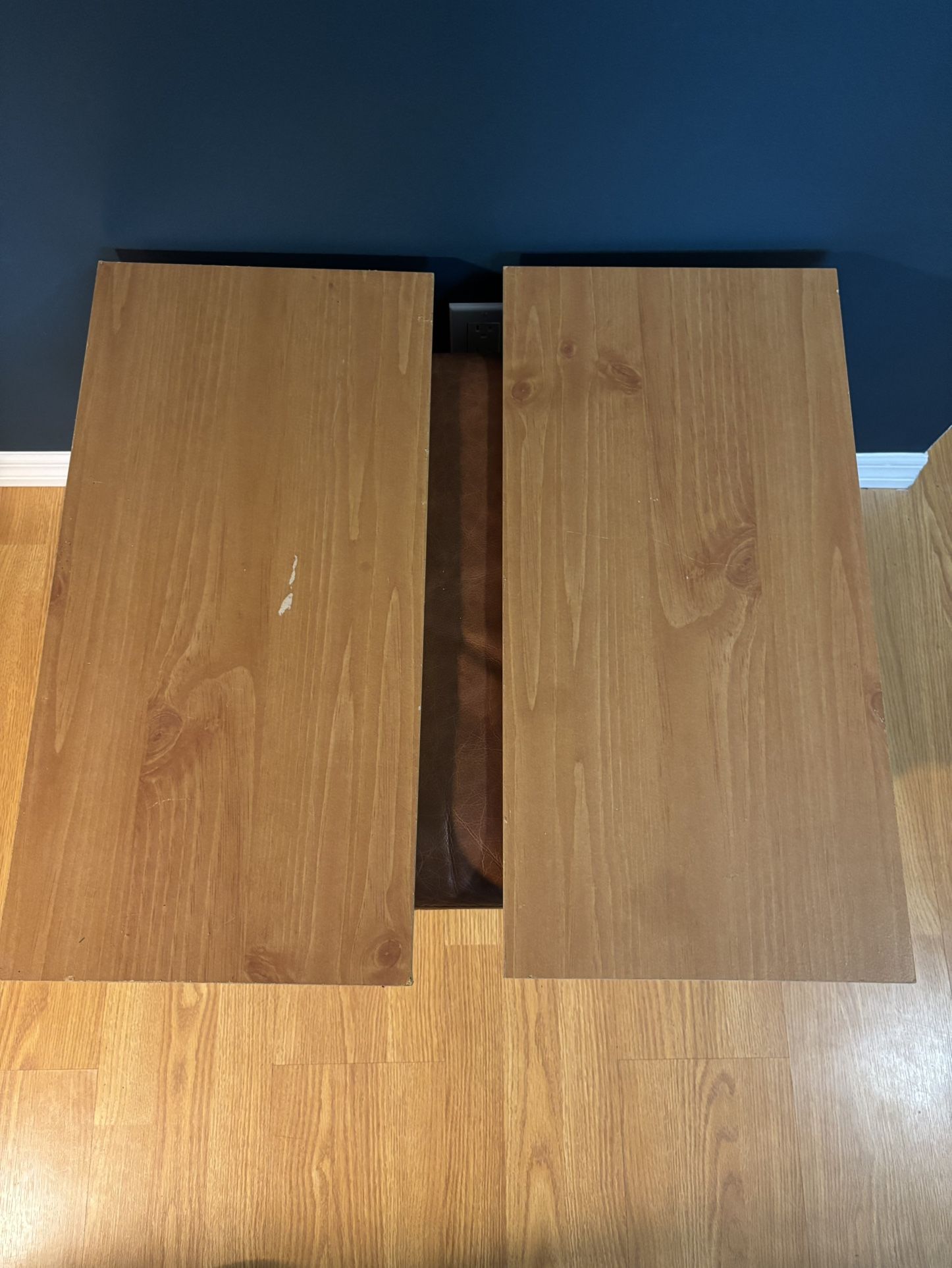 2 Shelves