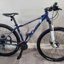 Like New  KHS Winslow 29er mountain bike with Disc Brakes Size M , 29" Tires ,  24 speeds , Soper Nice Conditions