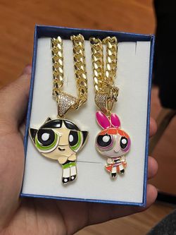 2 necklaces 2 pendants 