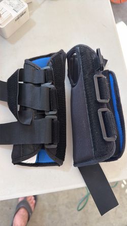 Adjustable wrist/thumb support brace (thumb-spica style)