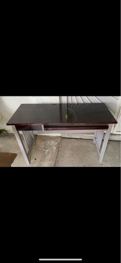 Quality mahogany desk