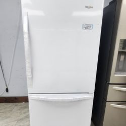 WHIRPOOL BOTTOM FREEZER REFRIGERATOR WITH 1 YEAR WARRANTY 1 AÑO DE GARANTIA POR ESCRITO 