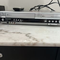 VHS VCR/DVD Combo Recorder 