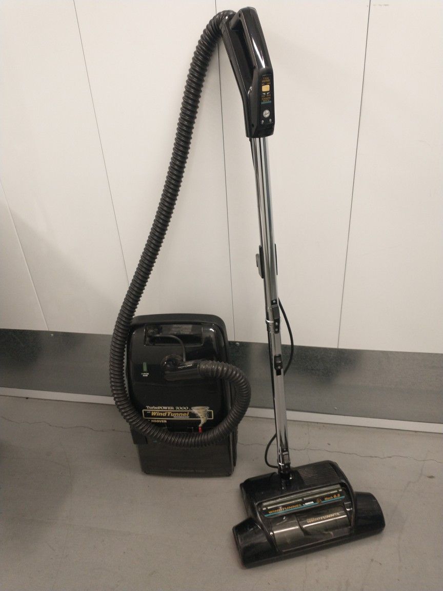 Hoover WindTunnel Turbo Power 7000 Vacuum Canister w/Attachments