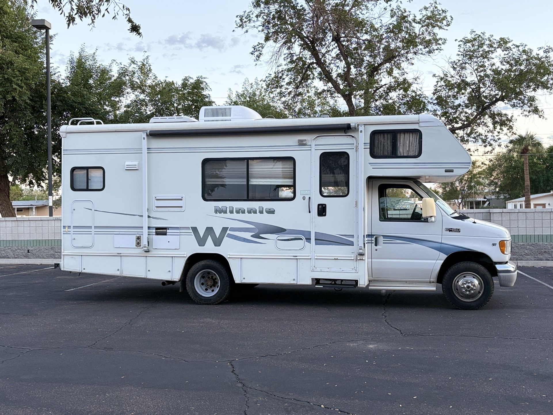 2003 Ford Winnebago