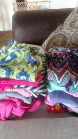 Toddler Summer 12 months bundle 19 Peices in great Condition,Pick up Only...