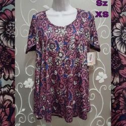 NEW WOMENS FLORAL TUNIC TOP SIZE XS
